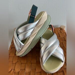 4CCCCEES mellow mela sandal color silver size 37